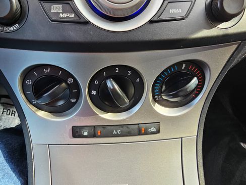 Used 2010 MAZDA MAZDA3 i Touring image 39