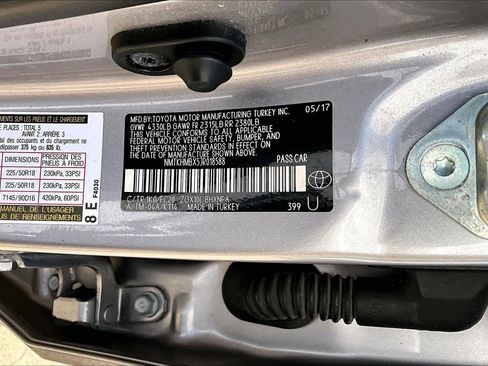 Used 2018 Toyota C-HR XLE image 33