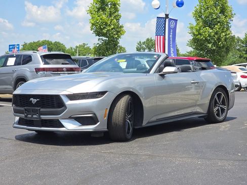 Used 2025 Ford Mustang Premium RWD image 19