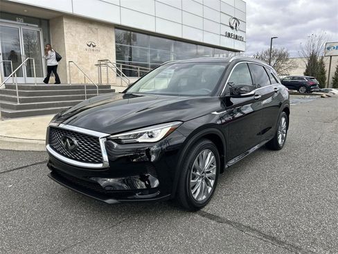 Certified 2025 INFINITI QX50 Luxe image 4
