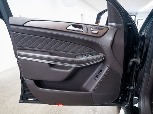 Used 2019 Mercedes-Benz GLS 550 4MATIC image 17