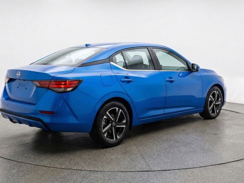 Used 2025 Nissan Sentra SV image 9