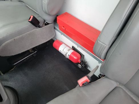 Used 2022 Ford E-350 and Econoline 350 Super Duty image 15