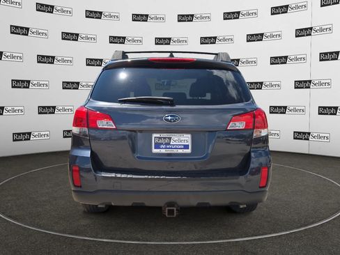 Used 2013 Subaru Outback 3.6R Limited AWD/4WD image 5