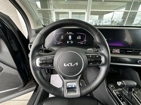 Used 2024 Kia Sportage EX FWD image 12