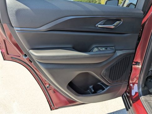 New 2025 Jeep Grand Cherokee 4WD image 30