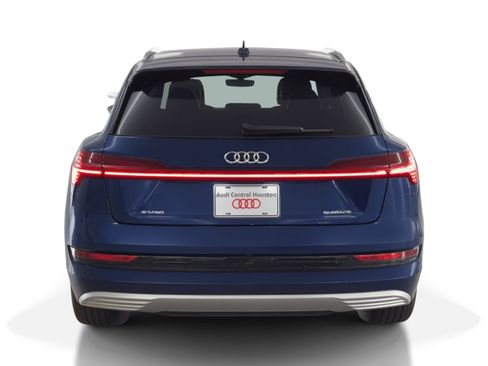 Used 2022 Audi e-tron Premium image 10