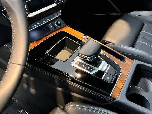 Used 2023 Audi Q5 2.0T Prestige w/ Prestige Package image 18