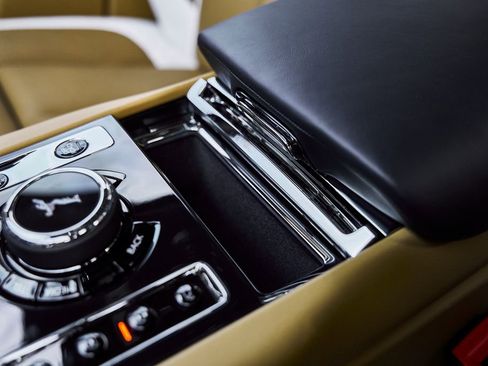 Used 2026 Rolls-Royce Cullinan Black Badge image 75