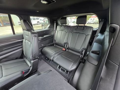 New 2025 Jeep Grand Cherokee L Limited w/ Trailer Tow Package image 22