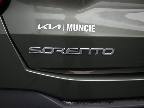 Certified 2024 Kia Sorento SX image 10