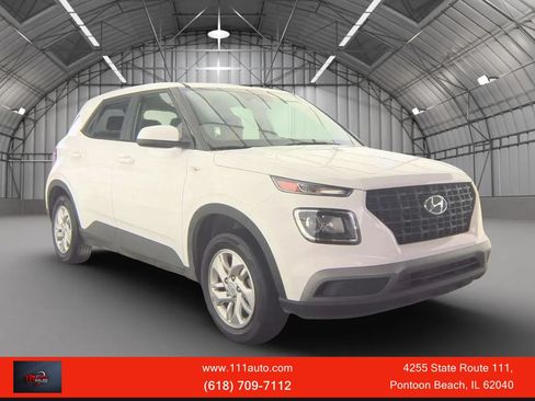 Used 2026 Hyundai Venue SE FWD image 1