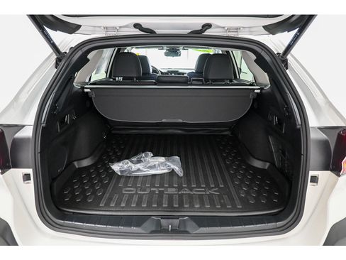 Used 2023 Subaru Outback Touring AWD/4WD image 53