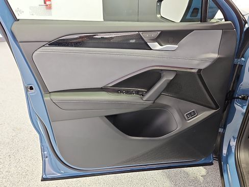 New 2026 Volkswagen Tiguan SE image 15