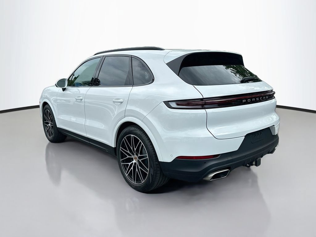 Certified 2025 Porsche Cayenne AWD/4WD image 3