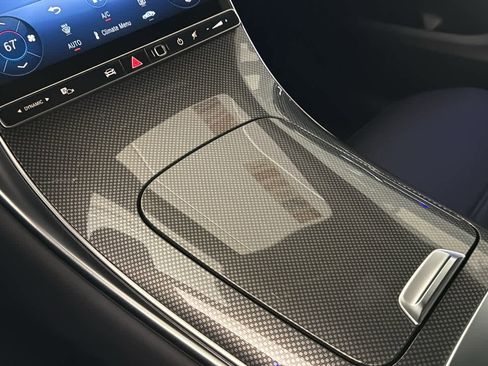 Used 2025 Mercedes-Benz GLC 300 4MATIC image 22