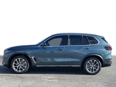 New 2026 BMW X5 xDrive50e w/ Climate Comfort Package image 25