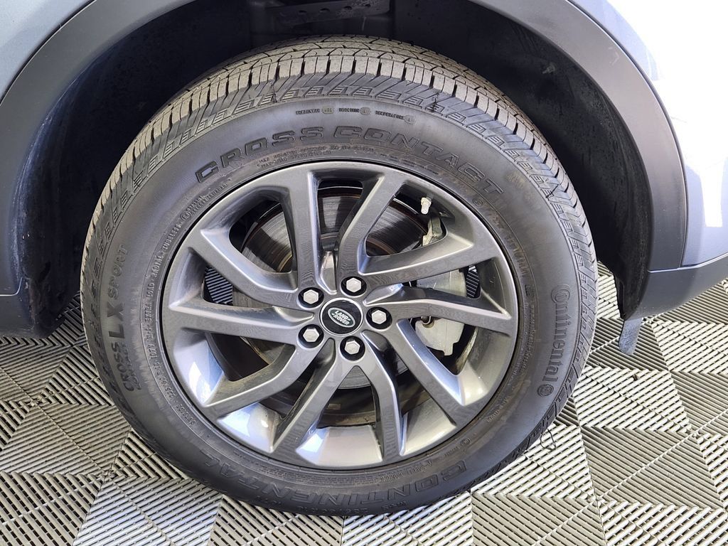 Used 2018 Land Rover Discovery Sport SE AWD/4WD image 9