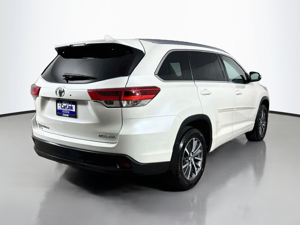 Used 2018 Toyota Highlander XLE AWD/4WD image 8