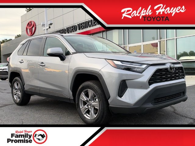 Used 2025 Toyota RAV4 XLE FWD image 1