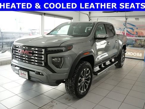 Used 2023 GMC Canyon Denali image 4