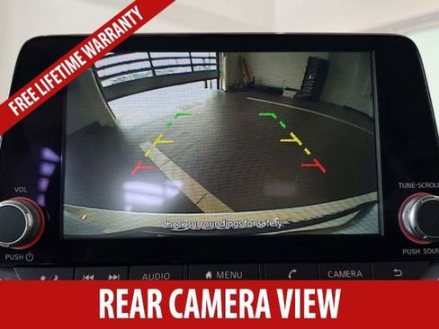Used 2023 Nissan Sentra SR w/ Electronics Package FWD image 12