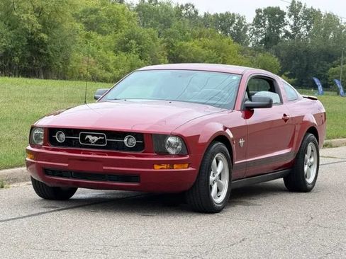Used 2009 Ford Mustang Premium RWD image 6