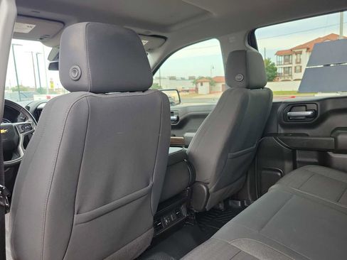 Used 2021 Chevrolet Silverado 1500 LT AWD/4WD image 16