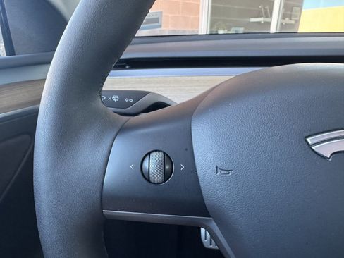 Used 2022 Tesla Model Y Performance image 30