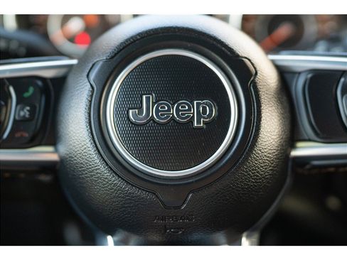Used 2021 Jeep Wrangler Unlimited Sahara AWD/4WD image 6