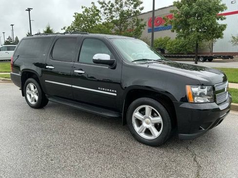 Used 2014 Chevrolet Suburban LTZ AWD/4WD image 2