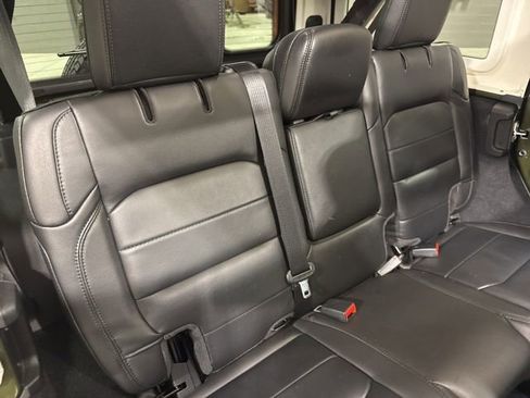 Used 2022 Jeep Wrangler Unlimited Sahara AWD/4WD image 29