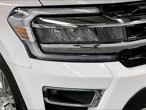 Used 2024 Ford Expedition Max Limited image 35