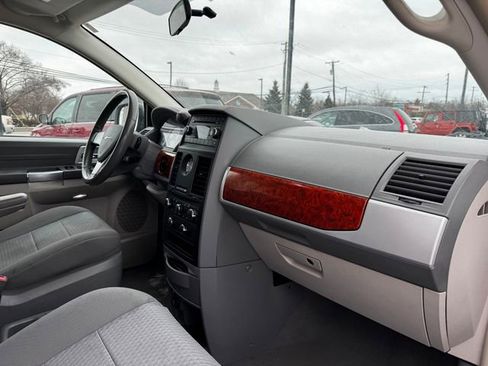 Used 2008 Chrysler Town & Country Touring w/ Flexible Seating Group image 20