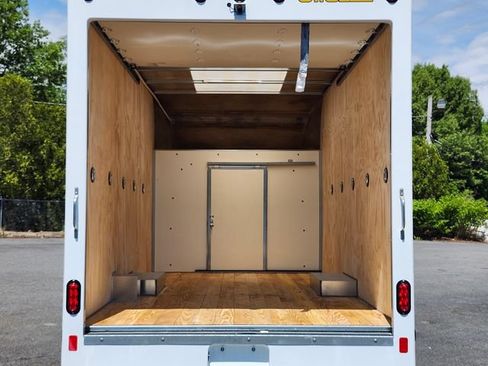 New 2027 Ford E-350 and Econoline 350 Super Duty w/ Power Equipment Group RWD image 24