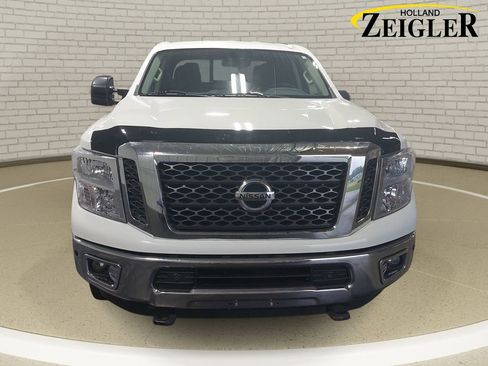 Used 2017 Nissan Titan SV AWD/4WD image 2