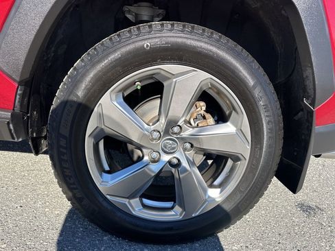 Used 2019 Toyota RAV4 Limited image 33