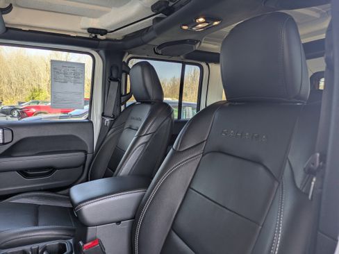 Used 2021 Jeep Wrangler Unlimited Sahara image 8