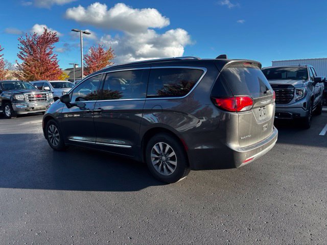Used 2020 Chrysler Pacifica Touring-L Plus FWD image 6