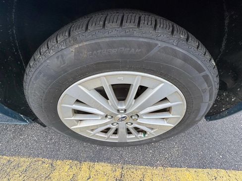 Used 2018 Subaru Impreza 2.0i Premium image 35