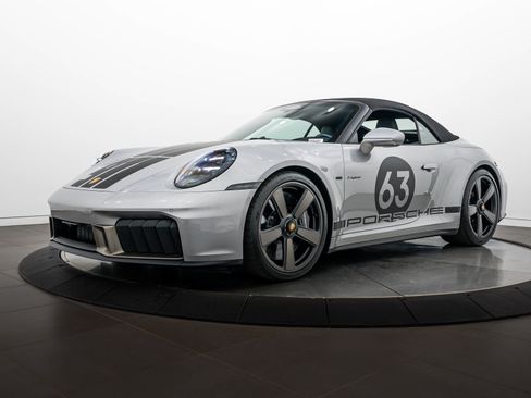 Certified 2026 Porsche 911 GTS RWD image 37