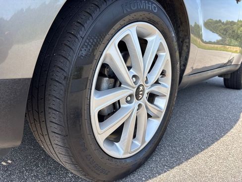 Used 2019 Kia Soul + w/ Audio Package FWD image 9