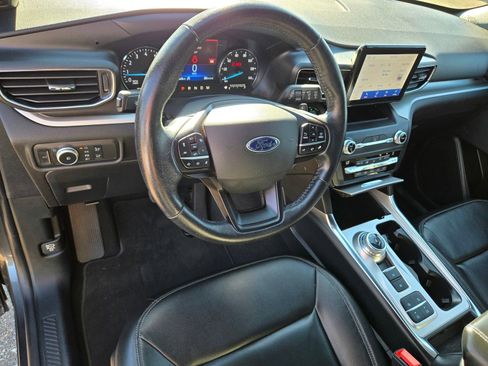 Used 2020 Ford Explorer XLT w/ Equipment Group 202A RWD image 18