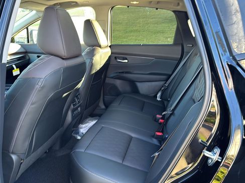 New 2026 Nissan Murano Platinum image 8