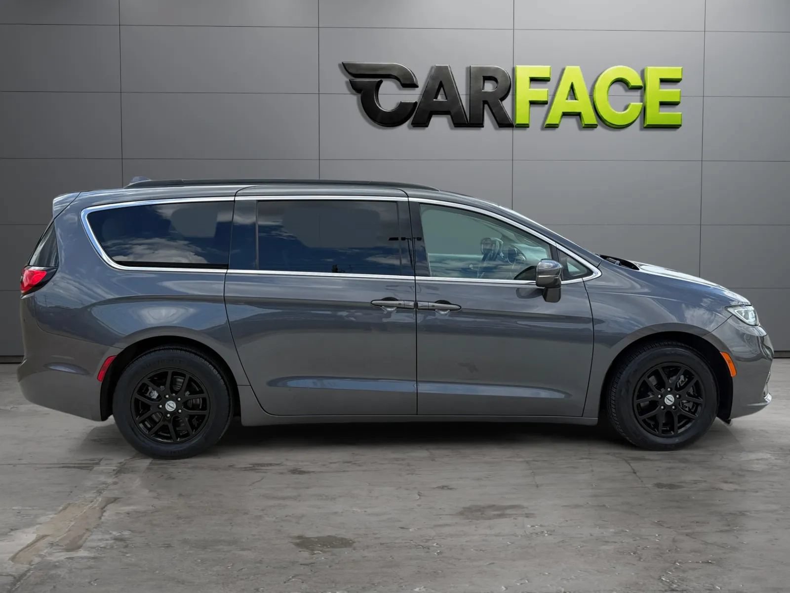 Used 2022 Chrysler Pacifica Touring-L FWD image 14