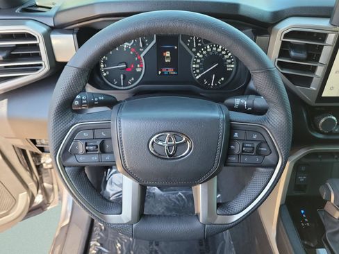 Used 2025 Toyota Tundra SR5 w/ SR5 Premium Package AWD/4WD image 28