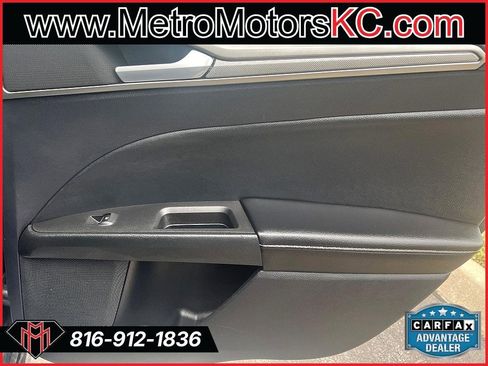 Used 2020 Ford Fusion SE image 25