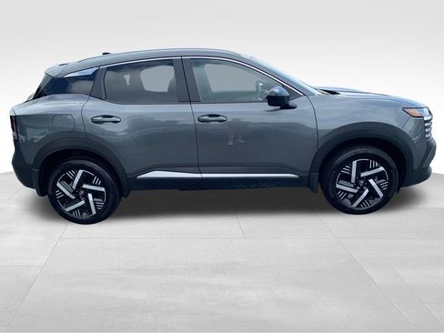 Used 2026 Nissan Kicks SV FWD image 7