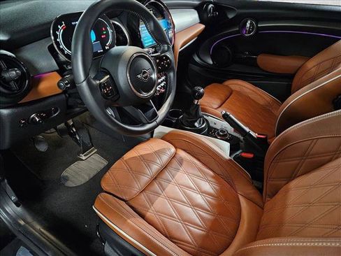 Used 2024 MINI Cooper 2-Door Hardtop w/ Signature Upholstery Package image 10