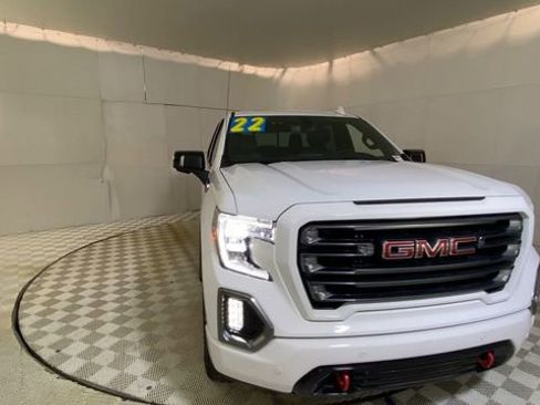Certified 2022 GMC Sierra 1500 AT4 w/ AT4 Preferred Package image 3